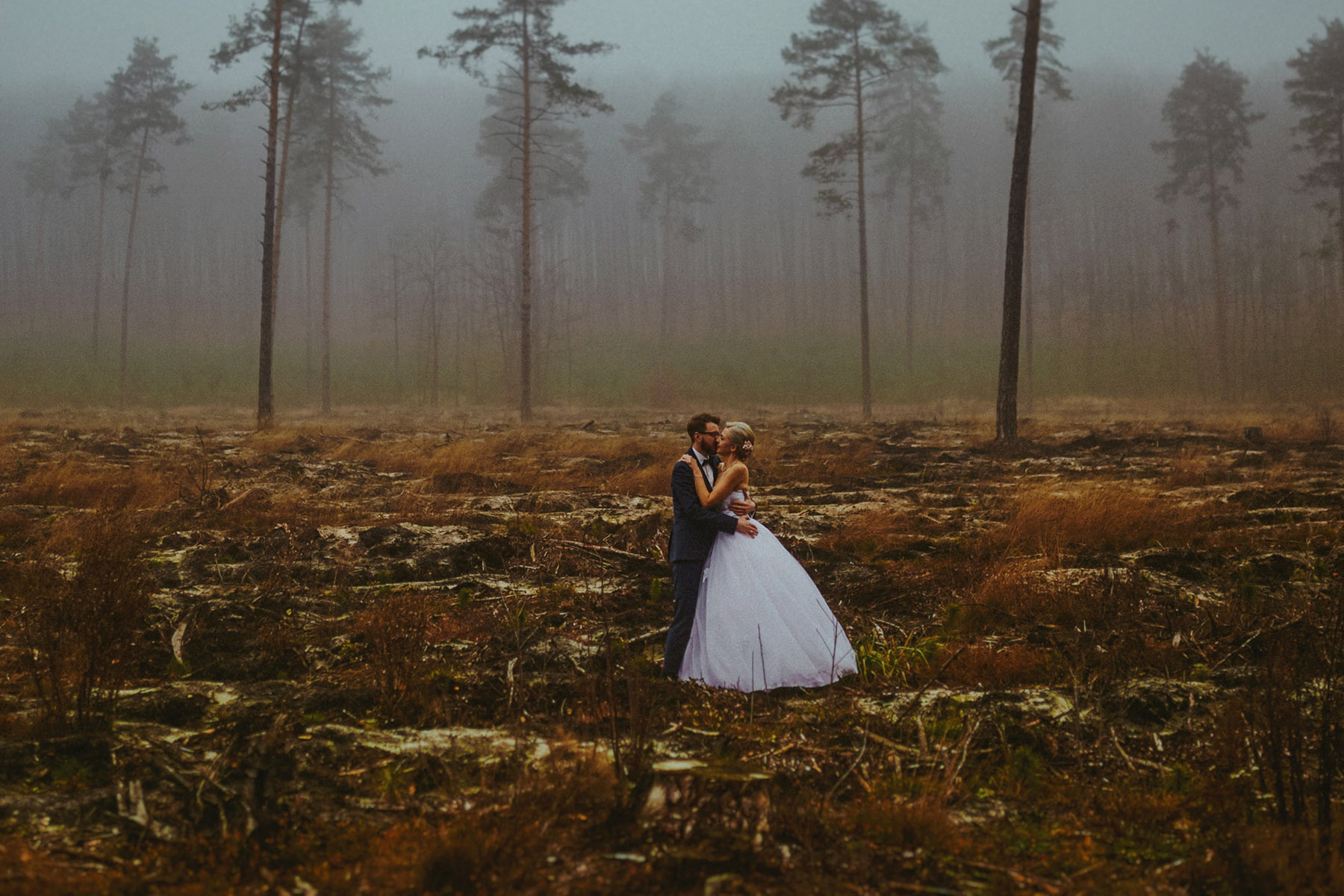 Plener ślubny na Jurze Krakowsko Częstochowskiej , Złoty Potok , Tomasz Konopka fotografia ślubna